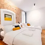 شقة Group Loft Duplex -130sqm- Near Antonplatz