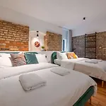 Group Loft Duplex -130sqm- Near Antonplatz شقة برلين