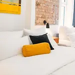 Group Loft Duplex -130sqm- Near Antonplatz شقة برلين