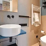 Group Loft Duplex -130sqm- Near Antonplatz شقة