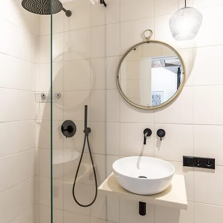 아파트 Coolest In Berlin, Easy Check-in, Big & Cozy, Near Center - Especially For Groups!