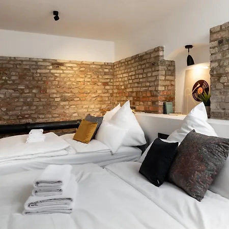 Coolest In Berlin, Easy Check-in, Big & Cozy, Near Center - Especially For Groups! Апартаменты Берлин