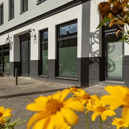 Group Loft Duplex -130sqm- Near Antonplatz Berlín