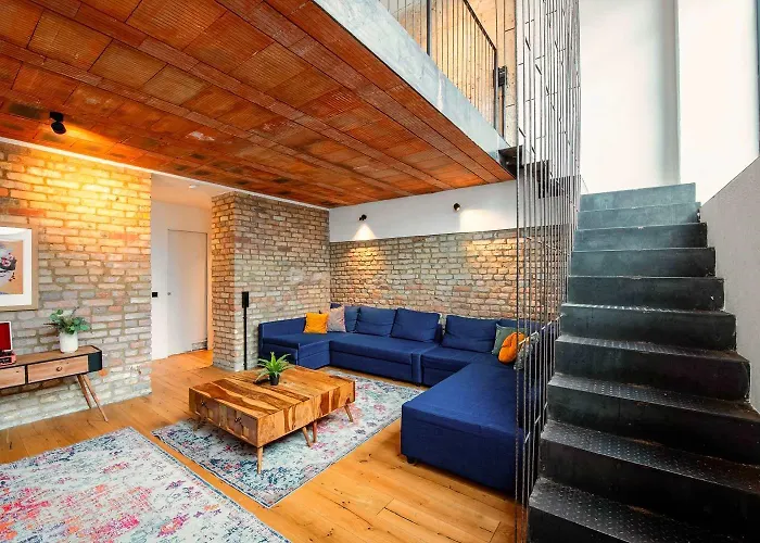 Group Loft Duplex -130sqm- Near Antonplatz Apartamento Berlín