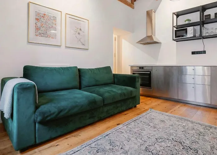 Group Loft Duplex -130sqm- Near Antonplatz Berlín