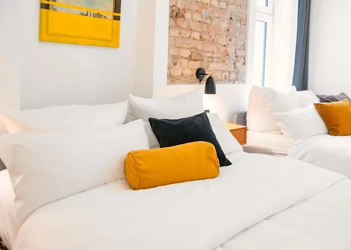 Group Loft Duplex -130sqm- Near Antonplatz Apartamento Berlín