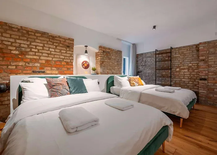 Group Loft Duplex -130sqm- Near Antonplatz Appartamento Berlino