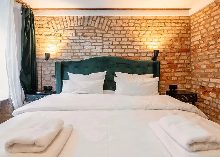 Group Loft Duplex -130sqm- Near Antonplatz * Berlino