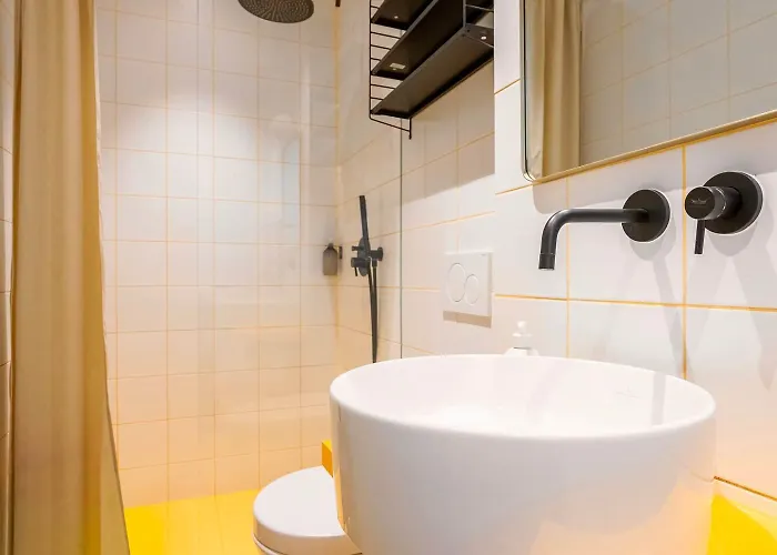 Group Loft Duplex -130sqm- Near Antonplatz Appartamento Berlino